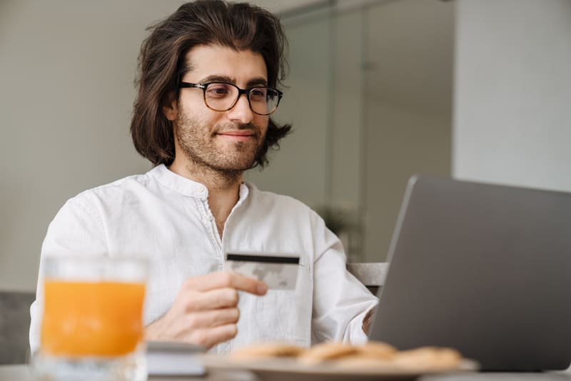 Wise или Revolut: что лучше?