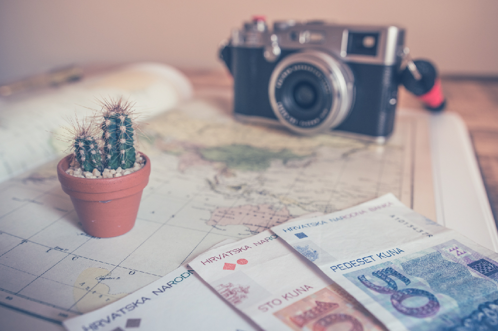 Як почати економити гроші