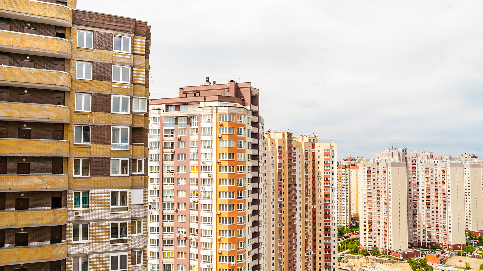 Все найважливіше про державні програми житла для біженців з України в Польщі