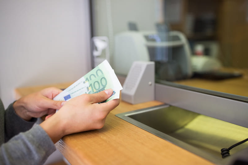 Ridicare bani Western Union – cum funcționează în România
