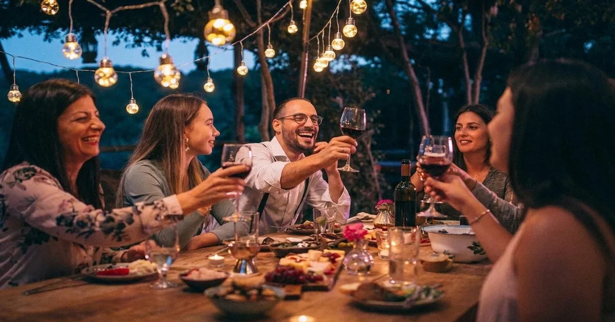 How to dine like a local in a new country
