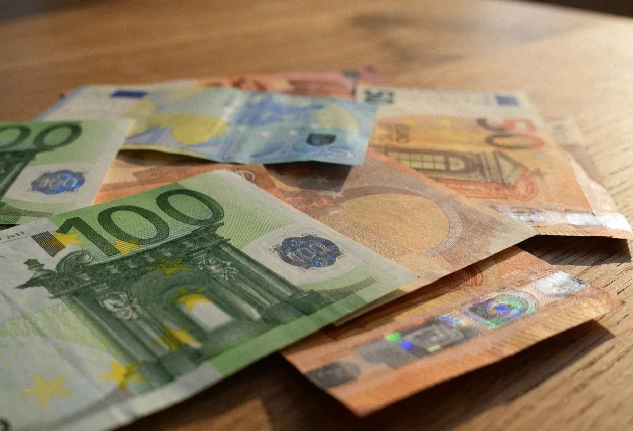 Freunde zu TransferGo einladen und Geld verdienen